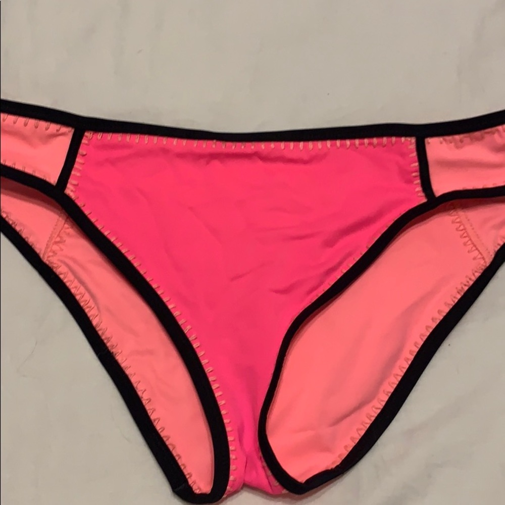 Vs swim bottom